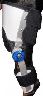 Kolenní ortéza s nastavitelným kloubem včetně pásku pro zafixování M - pravá